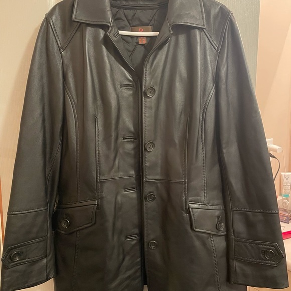 Danier Leathet jacket - Picture 1 of 9